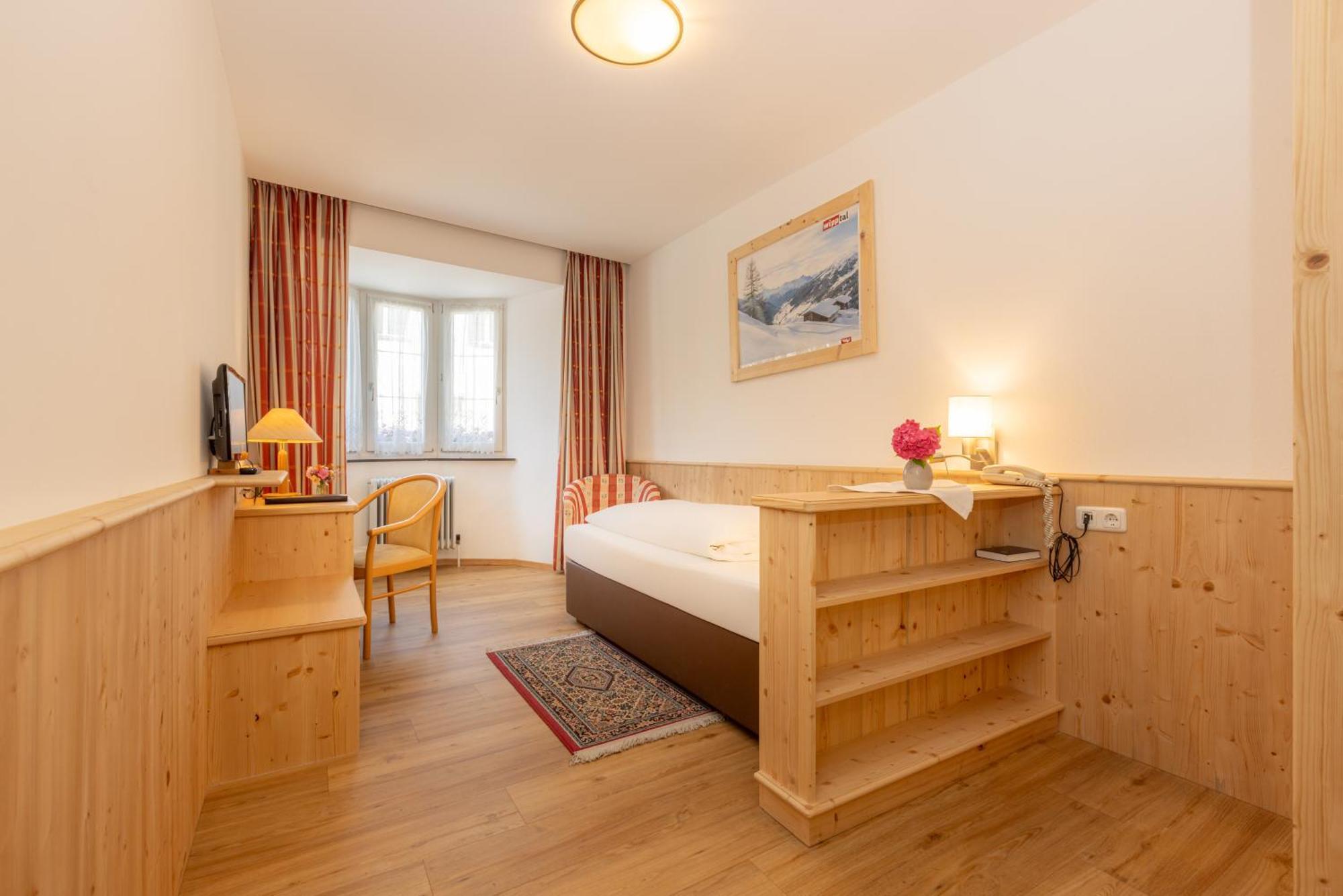 Hotel Krone Matrei am Brenner Zewnętrze zdjęcie