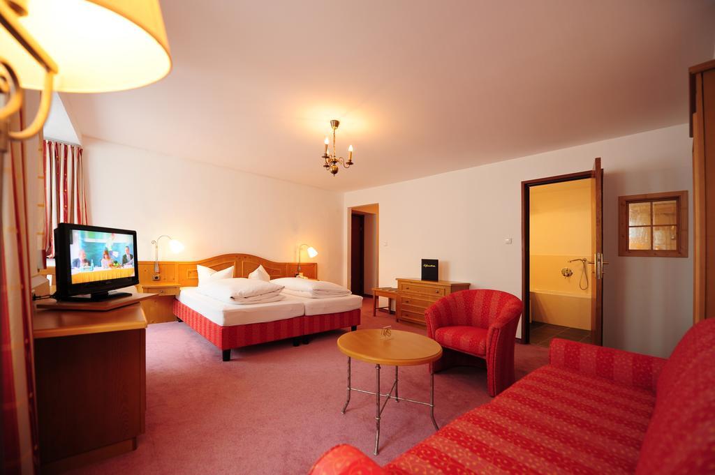 Hotel Krone Matrei am Brenner Zewnętrze zdjęcie