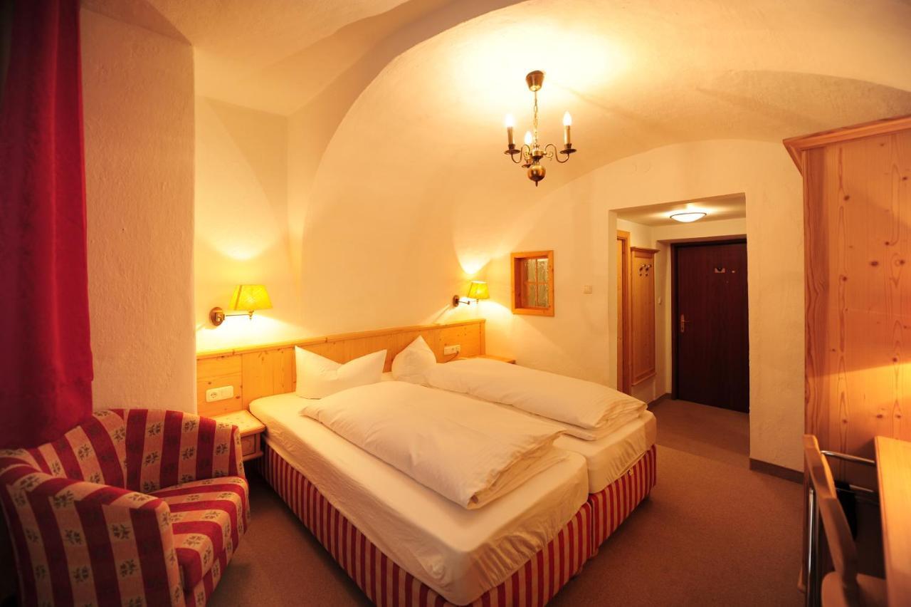 Hotel Krone Matrei am Brenner Zewnętrze zdjęcie