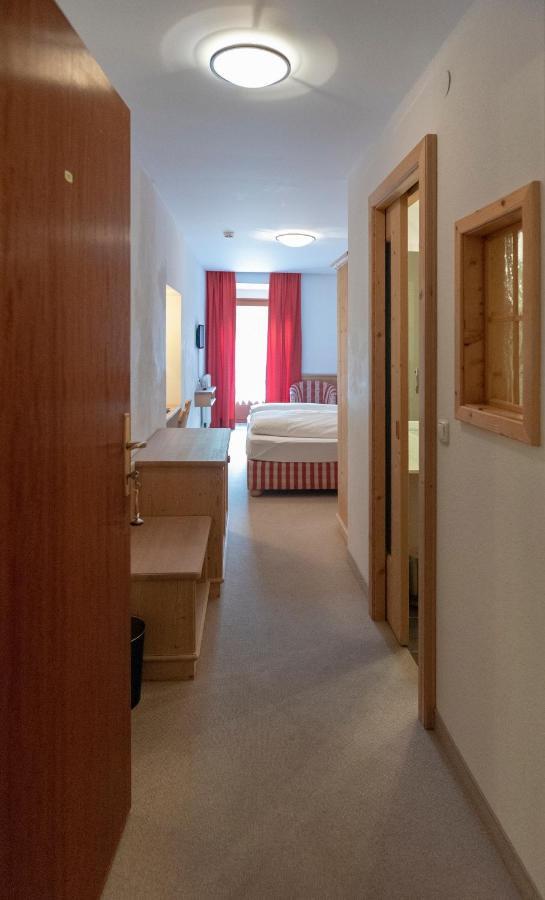 Hotel Krone Matrei am Brenner Zewnętrze zdjęcie
