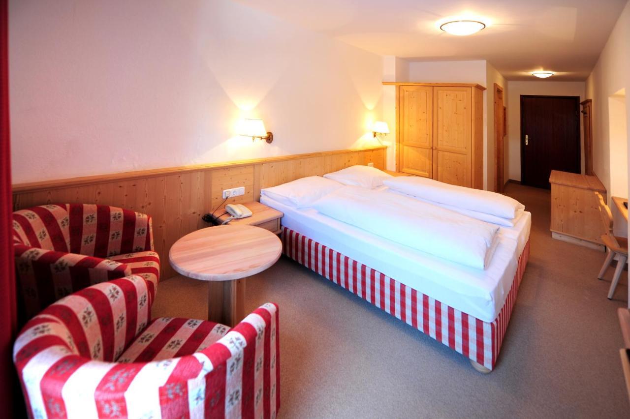 Hotel Krone Matrei am Brenner Zewnętrze zdjęcie