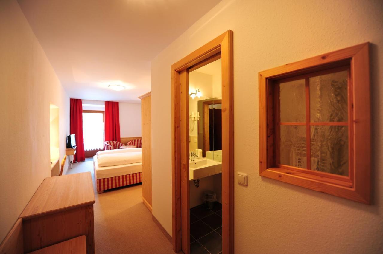 Hotel Krone Matrei am Brenner Zewnętrze zdjęcie
